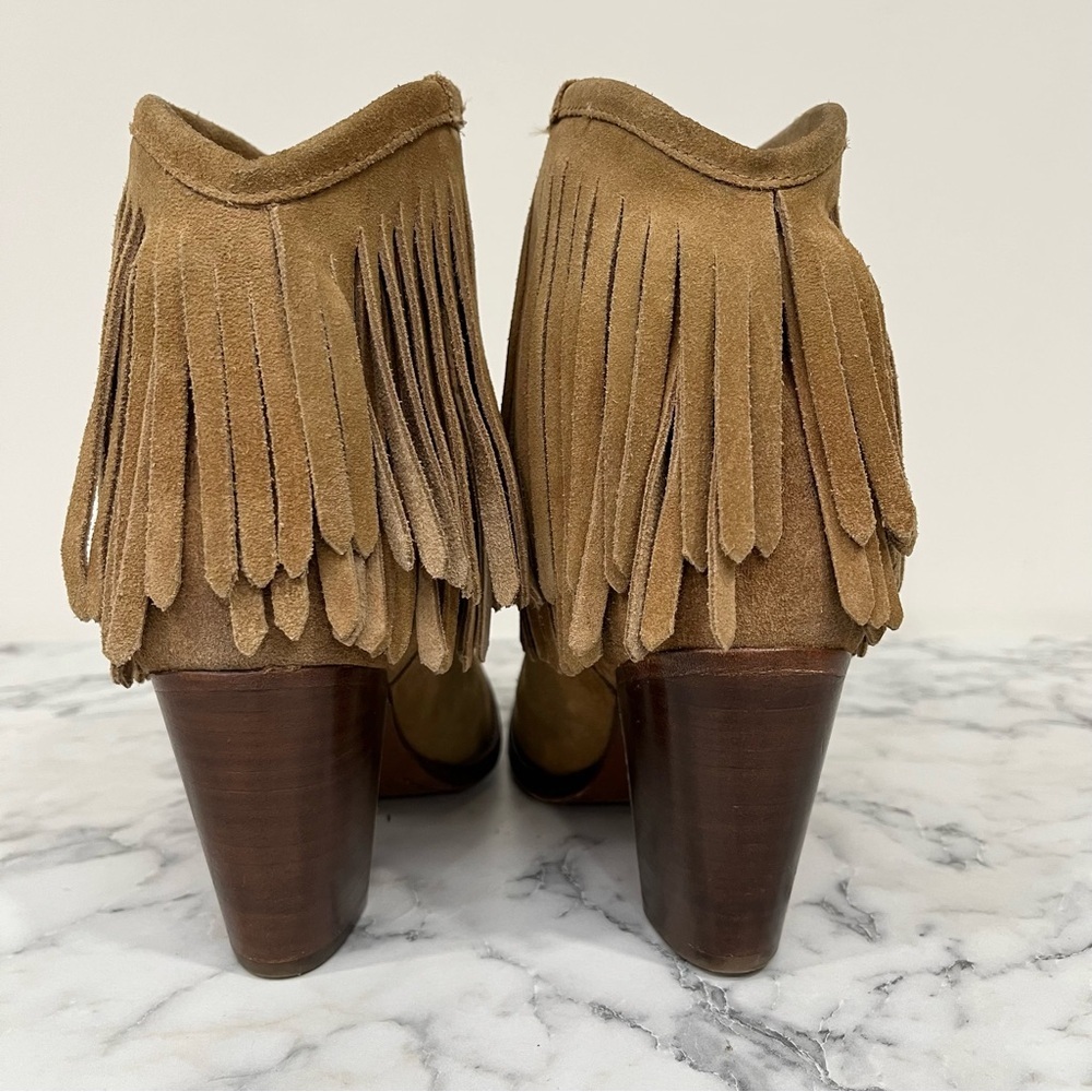 Frye Ilana Fringe Suede Tan Short Bootie Ankle Boots in Sand Western Size 8B - Picture 4 of 11
